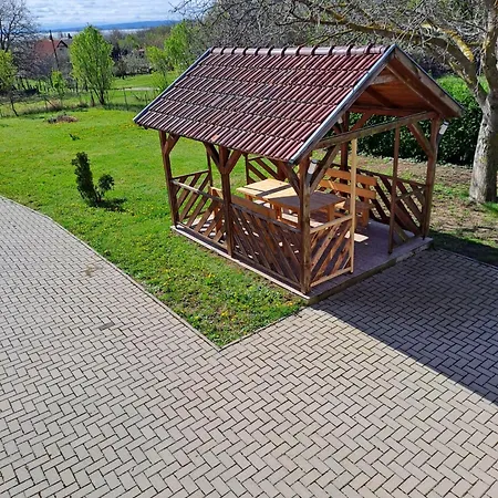 Vadrozsa Nyaralo Σπίτι διακοπών *