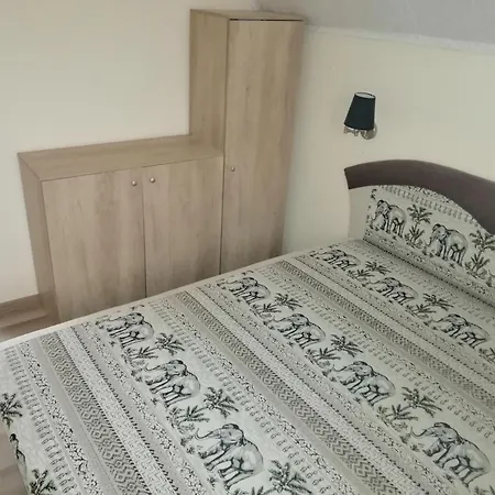 Vadrozsa Nyaralo * Balatongyörök